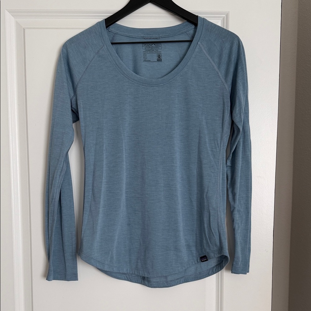 Patagonia woman’s Blue Long Sleeve Top S